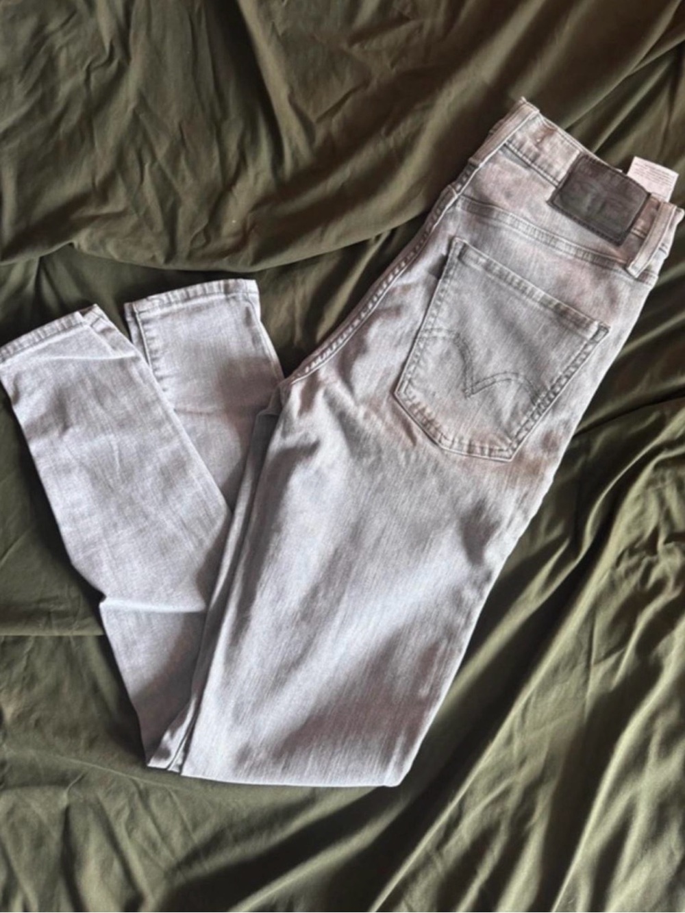 Levi's High Rise Jeans - Light Gray Wash